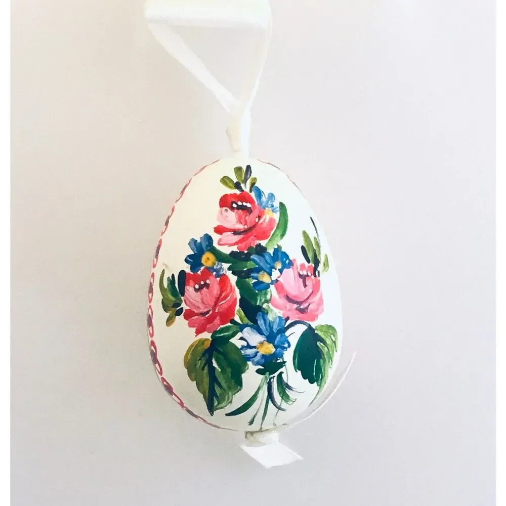 #2870 Hand Painted Egg ornament 2.5 IN